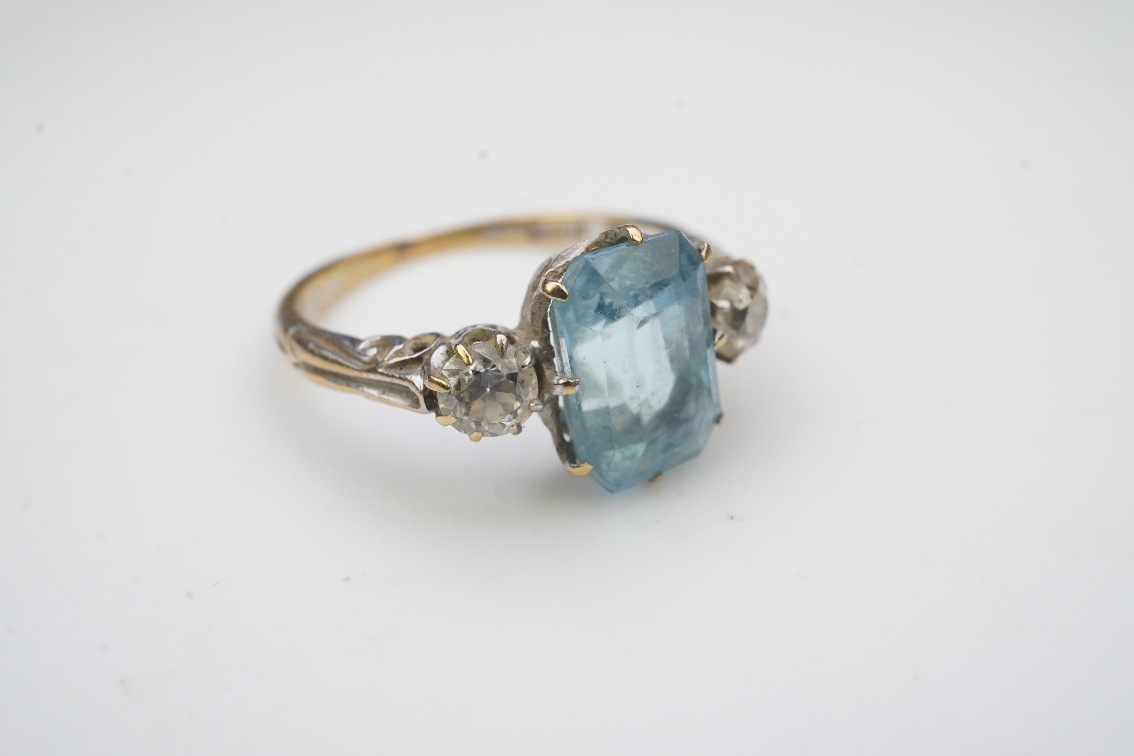 An aquamarine and diamond ring, early 20th century